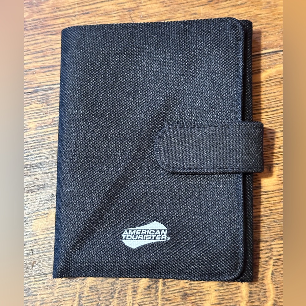 American Tourister, Passport Holder,‎ BLACK, RFID Protection, inner pockets
